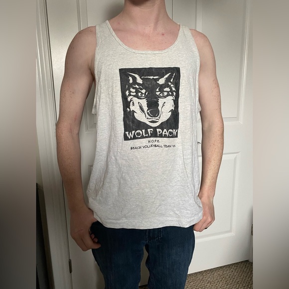 White muscle t with wolf print - Picture 2 of 2